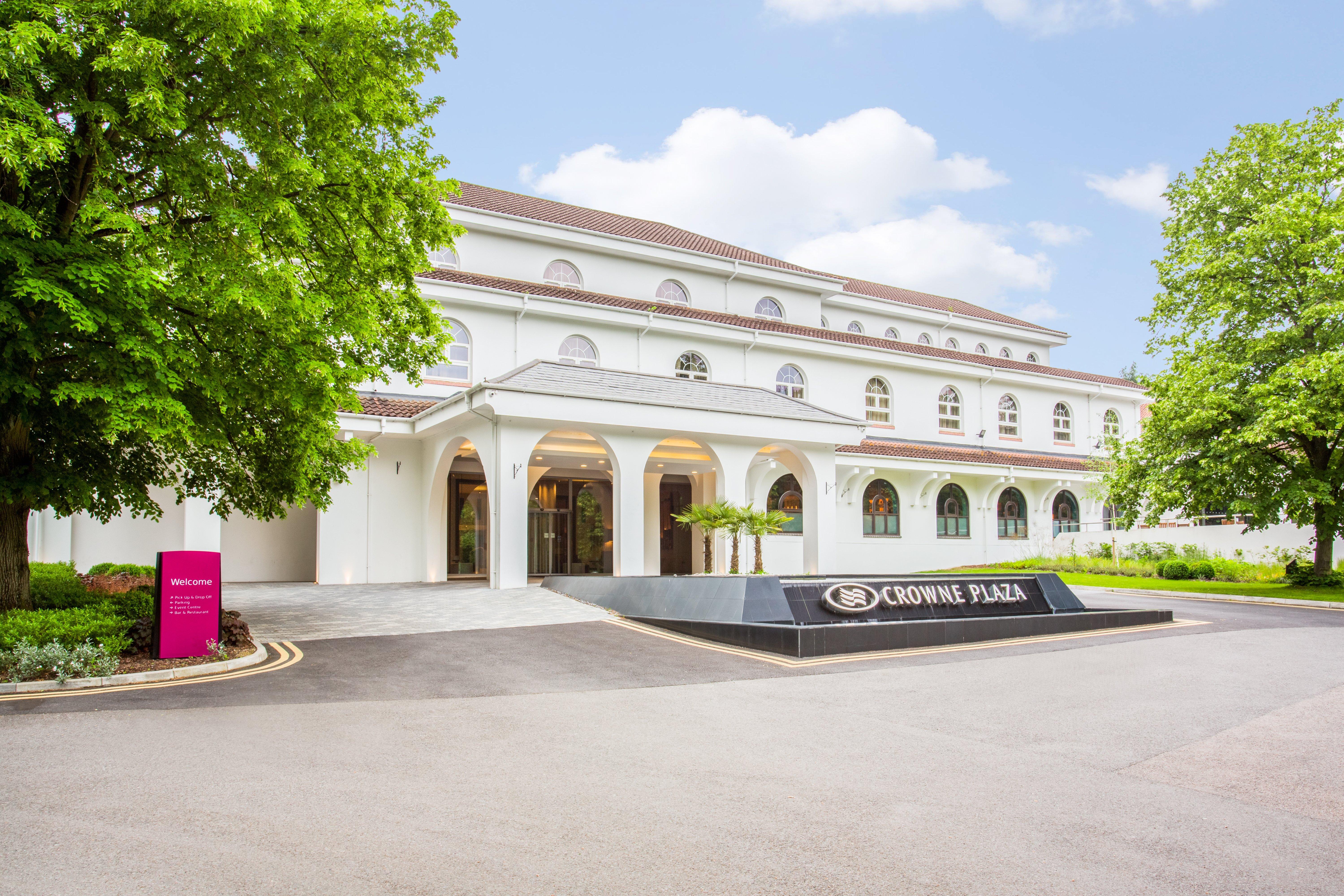 Crowne Plaza Gerrards Cross By Ihg Hotel Beaconsfield Exterior photo