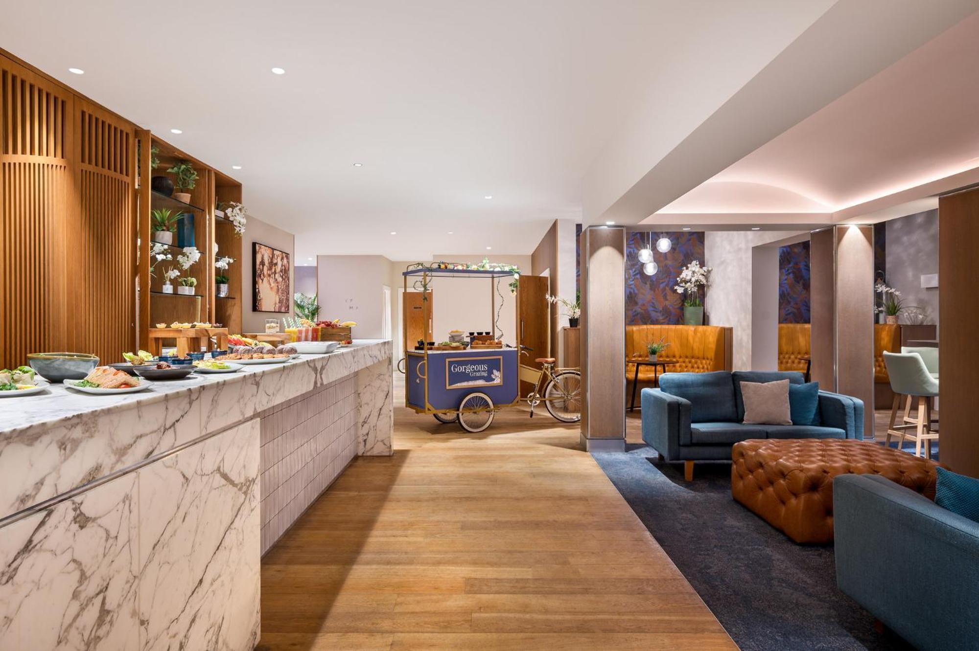 Crowne Plaza Gerrards Cross By Ihg Hotel Beaconsfield Exterior photo
